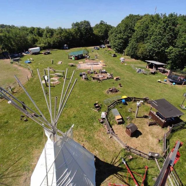 Tipi, Roundpen und Feuerstelle aus der Luft