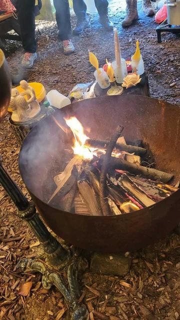 Feuer, Licht und der süßliche Duft von reinem Bienenwachs